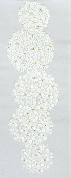 花まり No.15059 刺繍半衿 / 正絹・塩瀬 / 袷用 / 白地× 白金 / 半襟