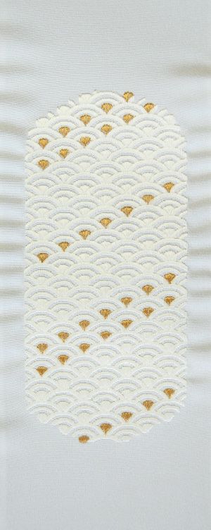 青海波 刺繍半衿 / 正絹・塩瀬 / 袷用 / 白地×白 / 半襟 | さんび公式 