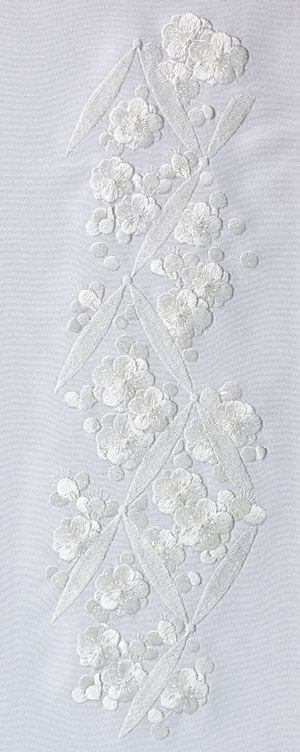 連続梅 刺繍半衿 / 正絹・塩瀬 / 袷用 / 白地×白 / 半襟 | さんび公式オンラインショップ 連続梅 刺繍半衿 / 正絹・塩瀬 / 袷用 / 白地×白 / 半襟 | さんび公式オンラインショップ