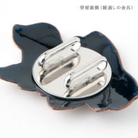 純銀　七宝　蝶尽くし　帯留め 帯留 | 「宝尽くし」 銀細工 | 京きもの 蓮佳 -renca-