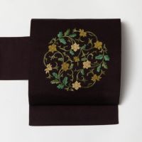 仕立て上がり名古屋帯 大きな花丸更紗の手刺繍が目を引く名古屋