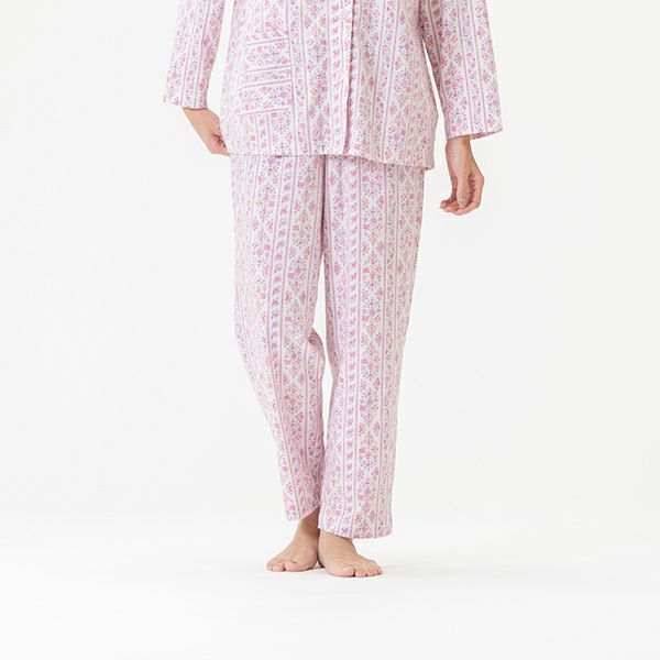 Amour 150】 アムンゼン小花柄 春夏用 パジャマ 半袖7分ズボン S
