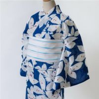 古今　綿絽浴衣　大胆で美しい野薔薇と綺麗なブルーバードの舞 古今綿絽浴衣大胆で美しい野薔薇と綺麗なブルーバードの舞