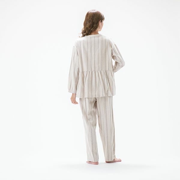 【Amourアムール】小花柄プリントヨークスムースパジャマ